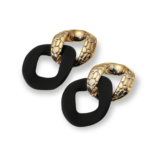 Casual Occasion Earrings with simple and elegant design, perfect for everyday wear or casual outings