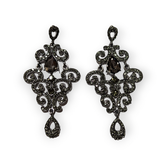 Fancy Queen Earrings featuring intricate and elegant design, perfect for glamorous and stylish occasions.