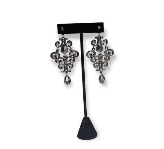 Fancy Queen Earrings featuring intricate and elegant design, perfect for glamorous and stylish occasions.