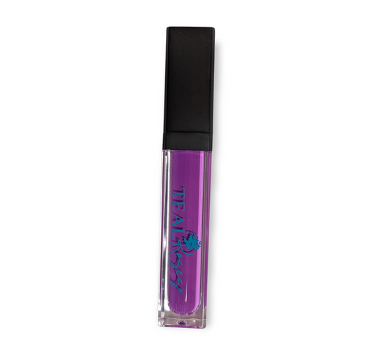 Matte liquid lipstick with bold, long-lasting color and smooth application