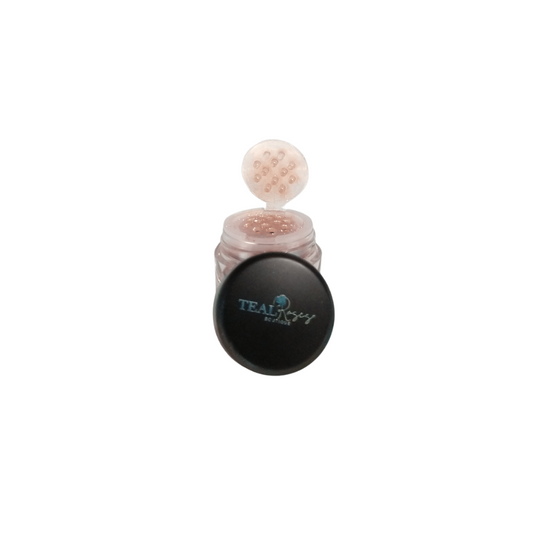 Matte pearl eyeshadow in soft, pigmented shade for smooth, long-lasting eye makeup