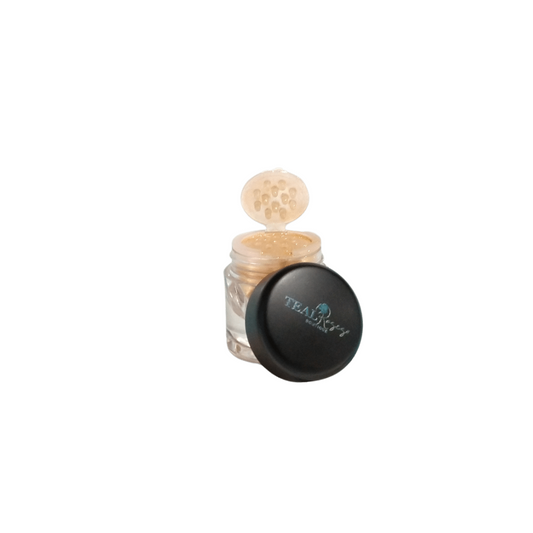 Matte pearl eyeshadow in soft, pigmented shade for smooth, long-lasting eye makeup