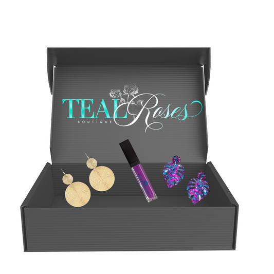 Queens Gift Box Set with luxury cosmetics, skincare, and accessories in elegant reusable packaging