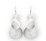 Simply chic earrings in silver – minimalist statement jewelry for everyday and special occasions
