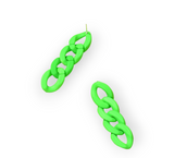Queens Retro Chain Earrings with vintage-inspired chain design, perfect for stylish and bold fashion statements